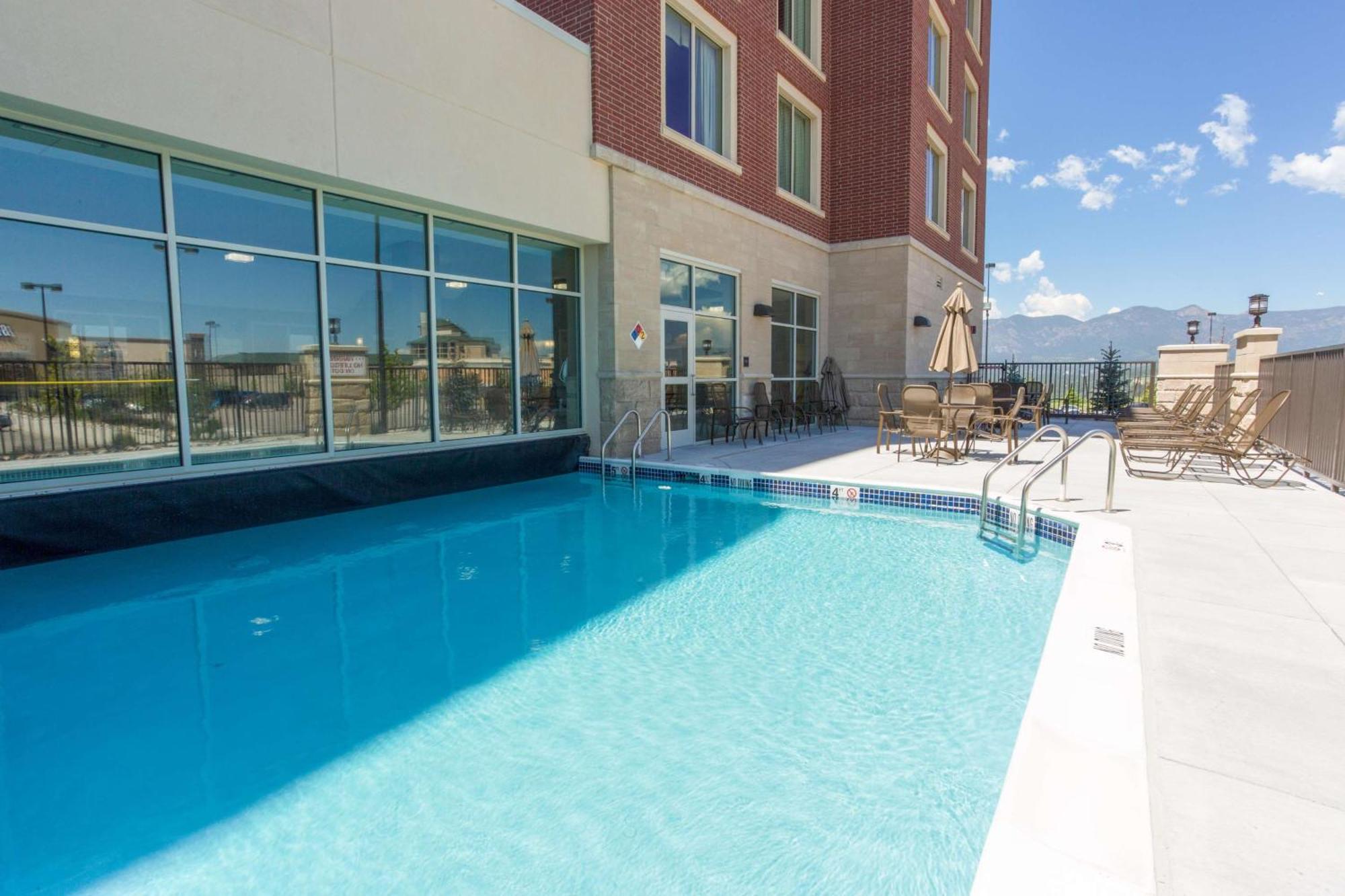 Drury Inn & Suites Colorado Springs Near The Air Force Academy Exterior photo